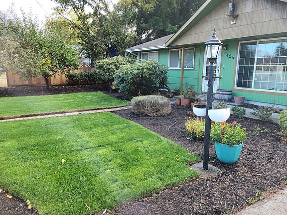 3rd image of 4425 22nd Ave SE
