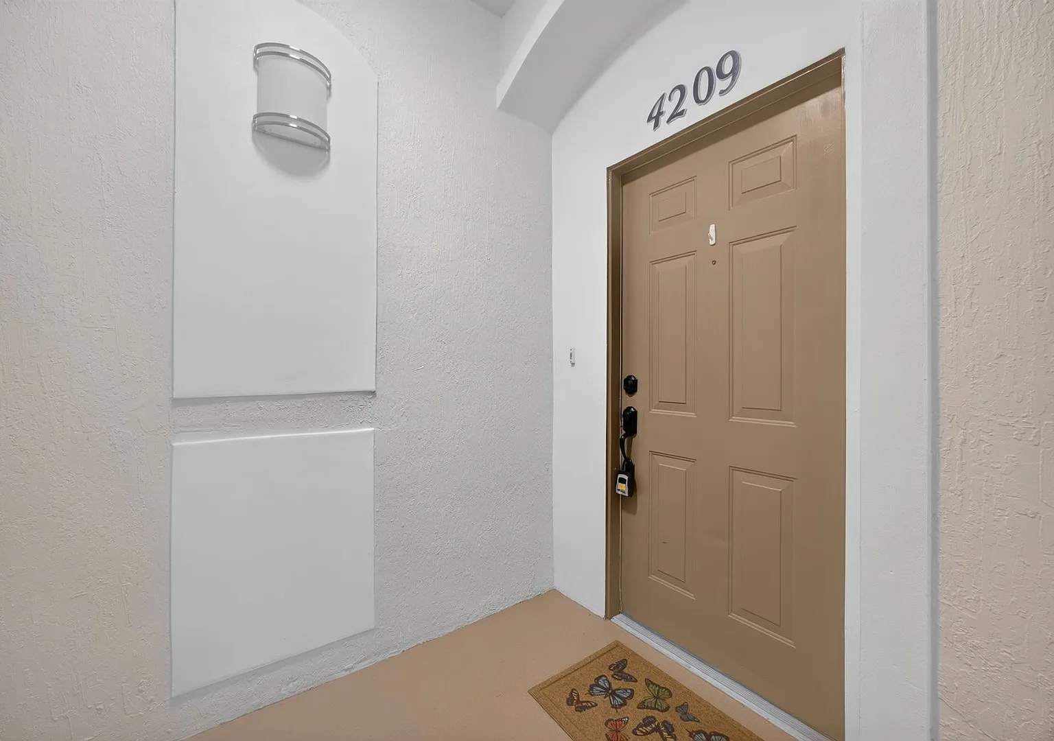 Campfield Waterfront Condo — Photo 1