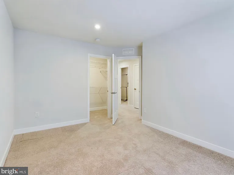 511 Swansea Dr — Photo 14