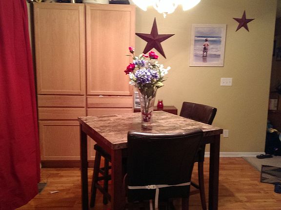 Dining room (at night)