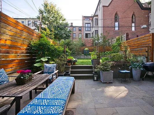 Sold by Sotheby's International Realty | media 3