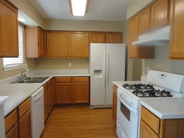 14129 S Manassas Ln — Photo 2