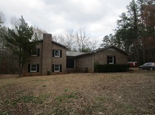 819 Briarwood Rd, Greenwood, SC 29646