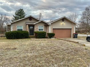 202 E Chrysler St, Clever, MO 65631