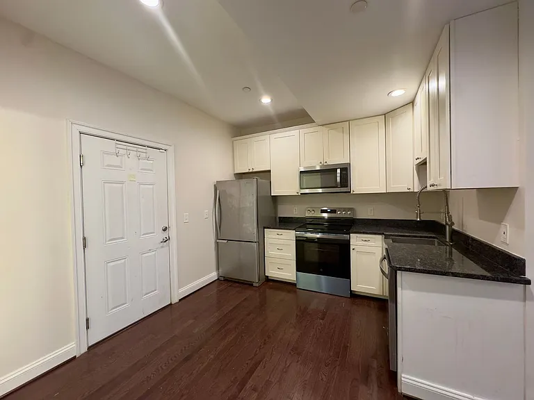 Apartment Units with In-Unit Laundry in Downtown Baltimore, MD! — Photo 26
