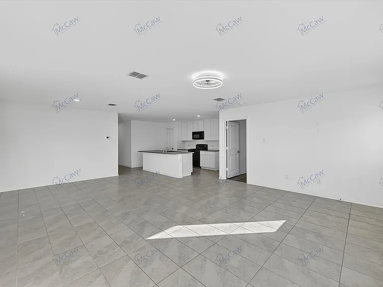 1507 Trick Riding Way — Photo 4