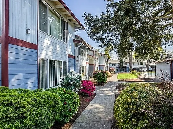 Silver Lea Apartments