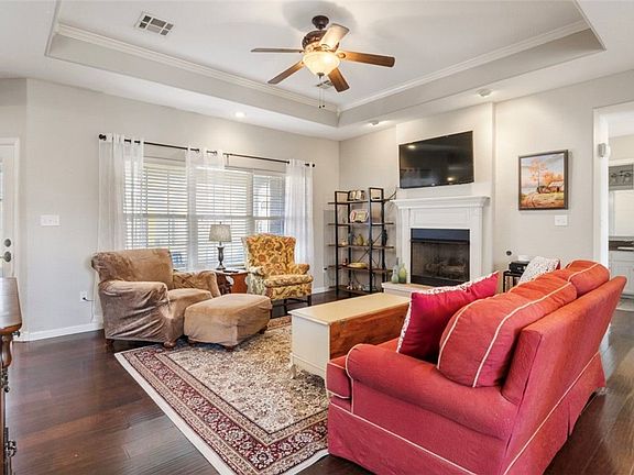 4th image of 806 Grant Ave