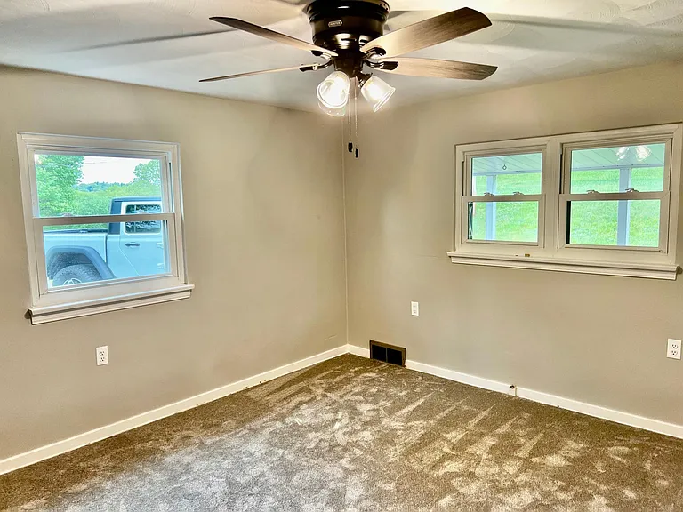 236 Benedick Rd — Photo 6