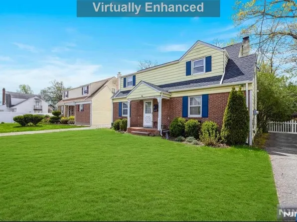 16 Birchwood Dr, Hawthorne, NJ 07506