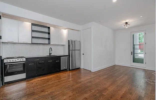 Rented by Skyhigh Realty NYC LLC | media 9