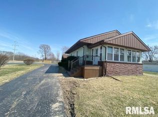 585 N Main St, Farmington, IL 61531
