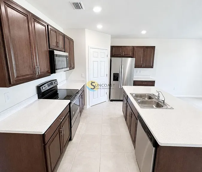2518 NE 6th Pl — Photo 13
