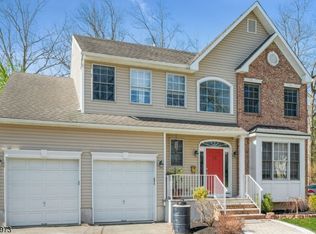 143 W Northfield Ave, Livingston, NJ 07039