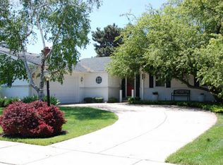 1715 S Milbrook Ln, Arlington Heights, IL 60005