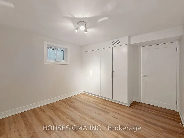 126 Woodward Ave — Photo 16