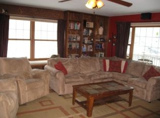 6930 Cardinal Ln, Charleston, IL 61920