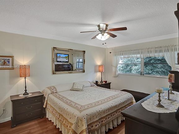 4th image of 1201 S Hillcrest Ct #307