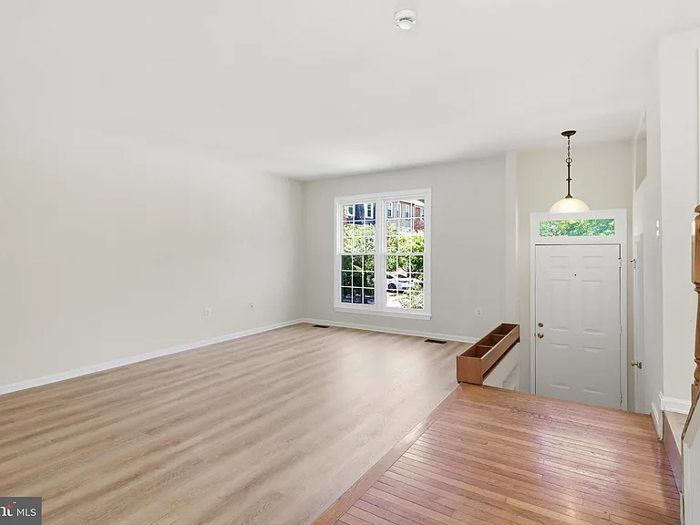 12214 Grassy Hill Ct — Photo 5