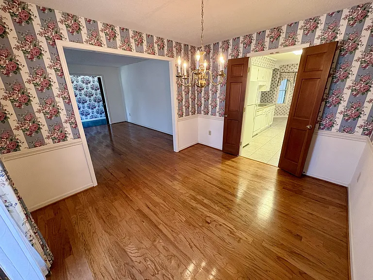 1003 Chambers Ln — Photo 13