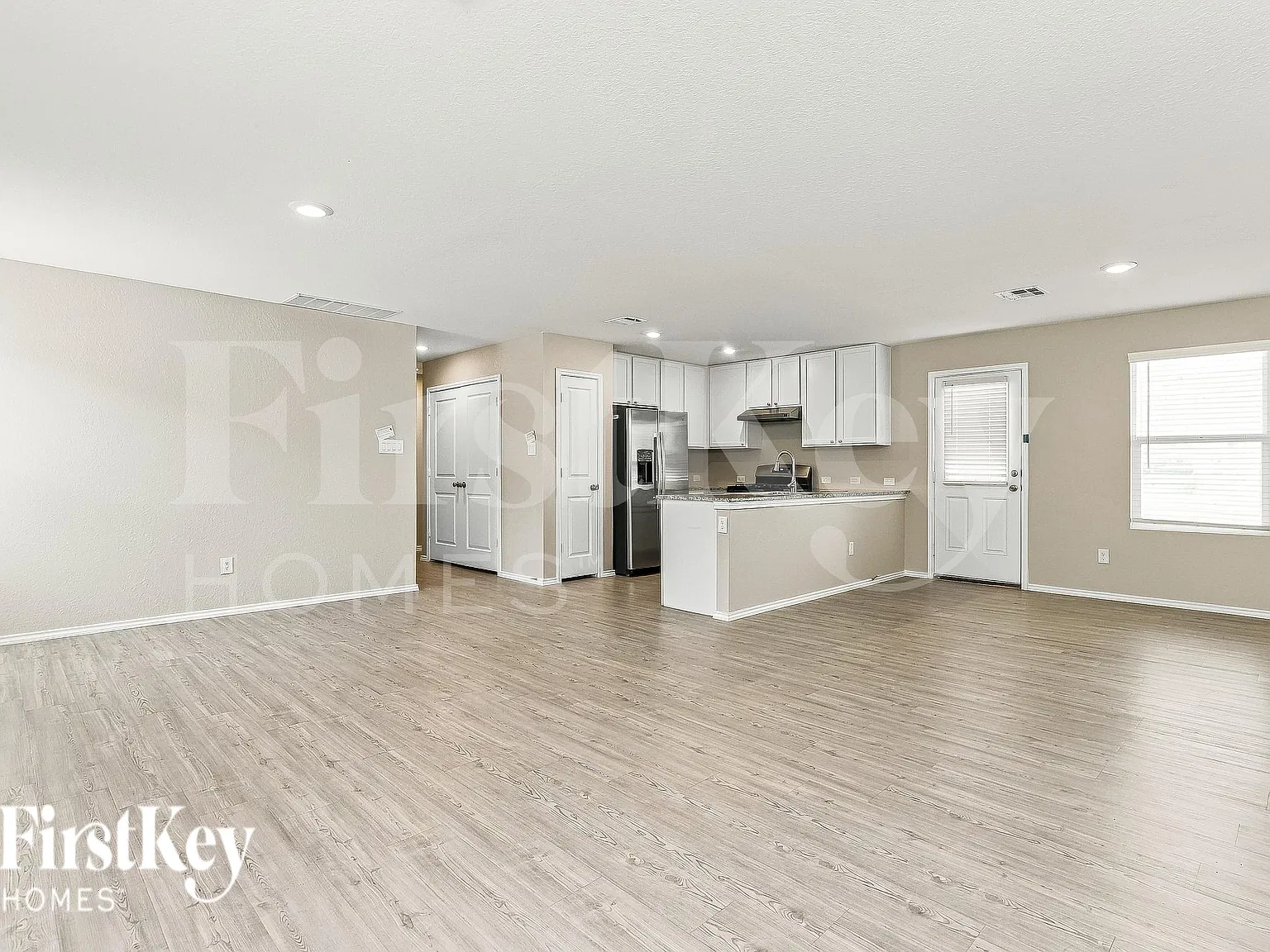 4 bed, 2.0 bath, 1880 sqft, $1,575 — Photo 3