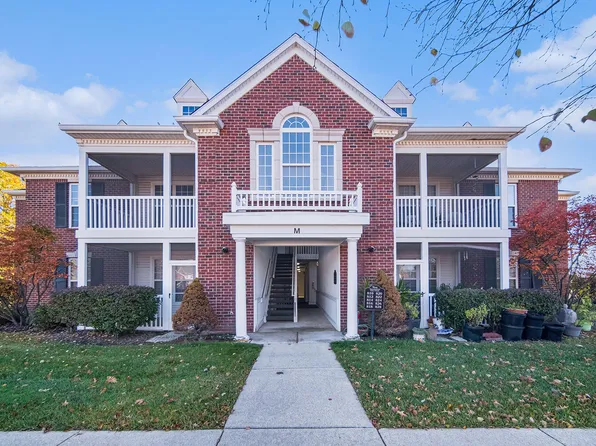 818 W Summerfield Gln, Ann Arbor, MI 48103