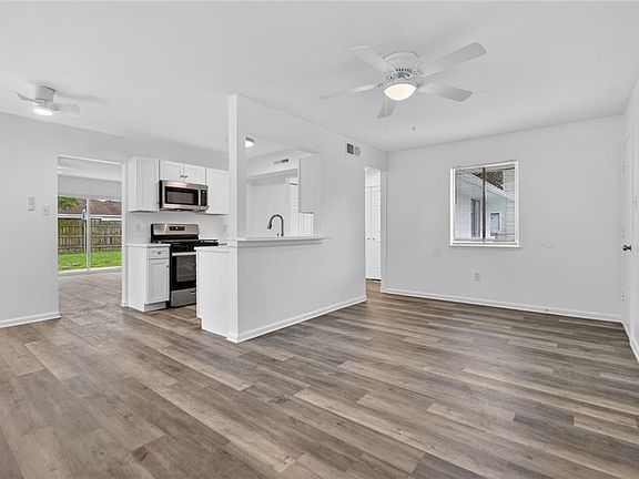 4th image of 828 Mystic Ave