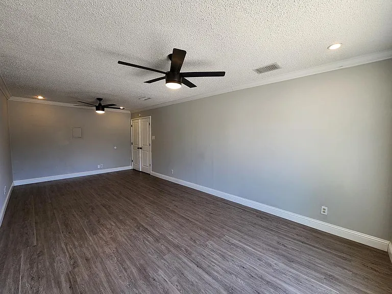 1805 Magnolia Ave — Photo 5
