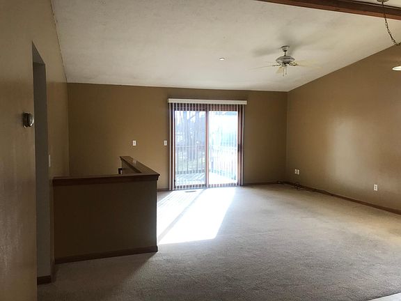 3rd image of 1217 Cranberry Ct