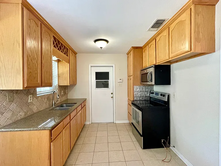 6714 Straw Flower St — Photo 10
