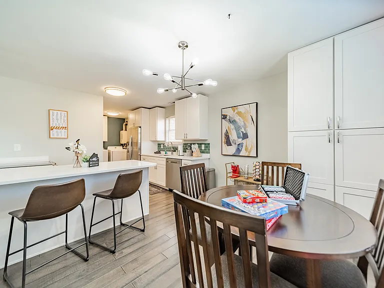 518 Parkwood Ave — Photo 4