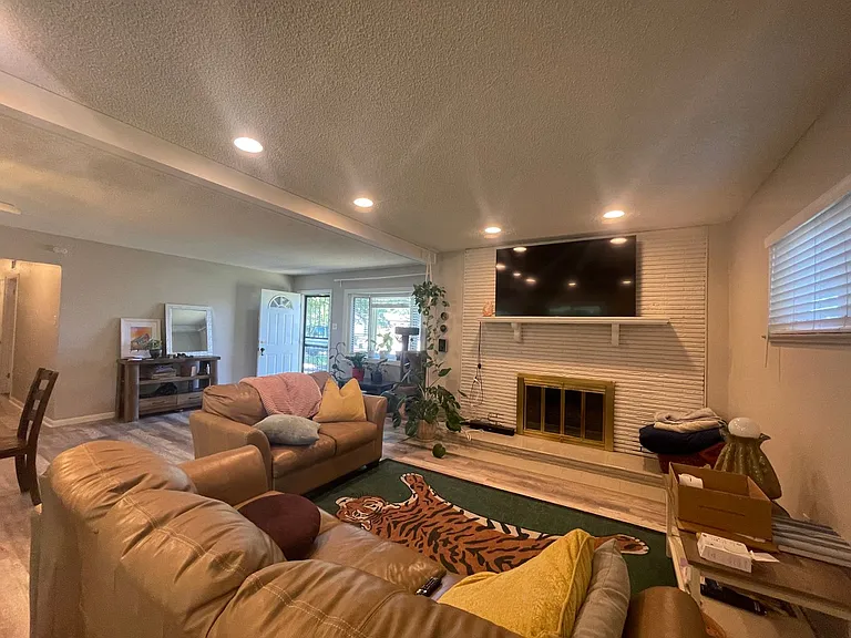 3080 S Fairfax St — Photo 6