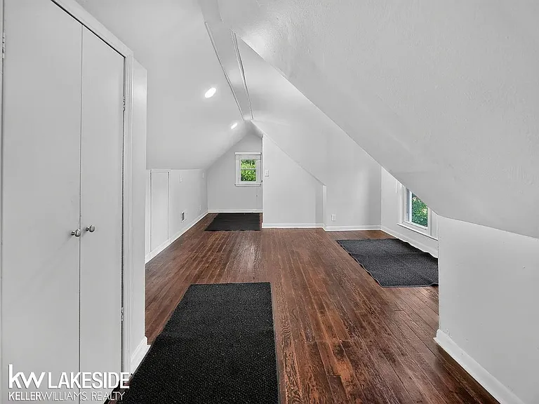 388 E South Blvd — Photo 20