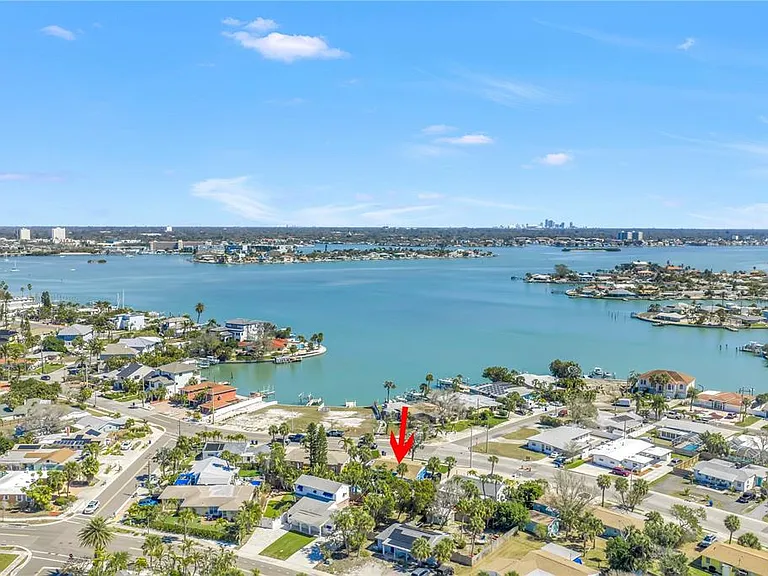 6892 Gulf Winds Dr #2 — Photo 5