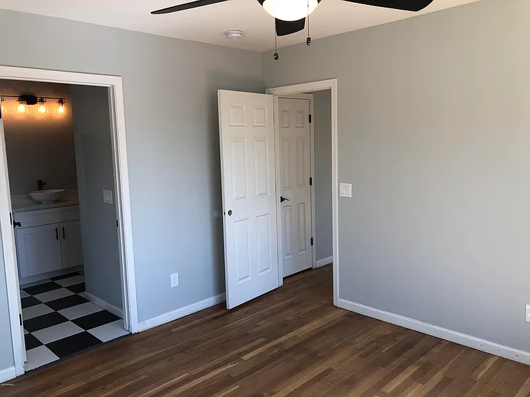 725 E Moreland St — Photo 19