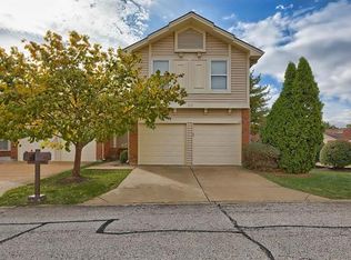 618 Windy Ridge Dr, Ballwin, MO 63021