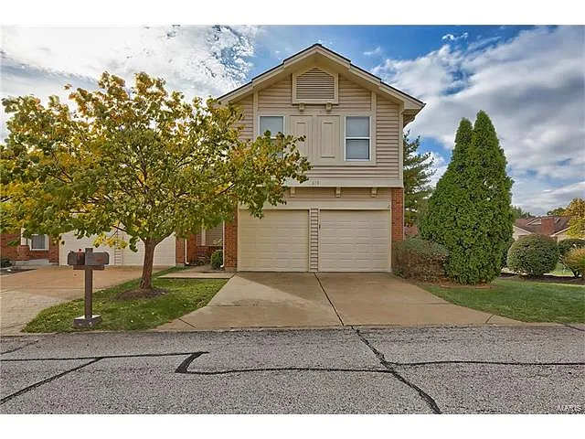 618 Windy Ridge Dr photo 1