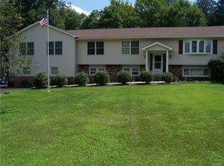 15 Lakeview Dr, Warwick, NY 10990