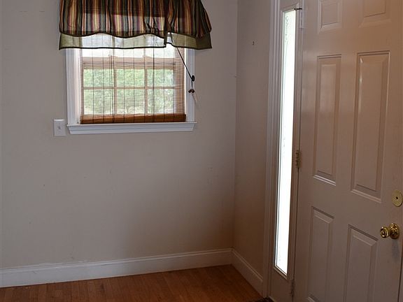 2nd image of 528 Beaver Ct