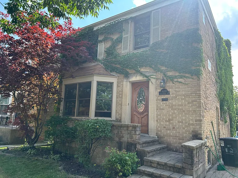 6122 N Drake Ave — Photo 2