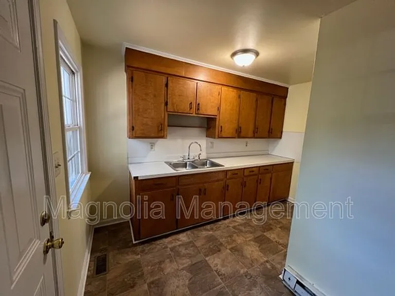 831 High St — Photo 4