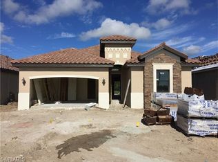 2834 Aviamar Cir, Naples, FL 34114