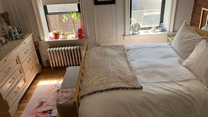 Rented by Nooklyn NYC LLC | media 29