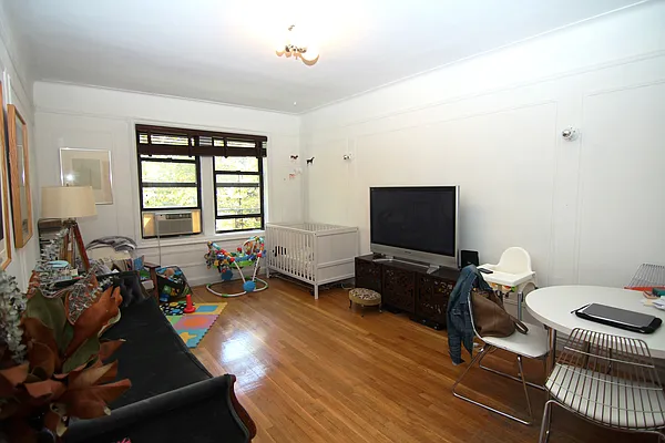 Rented by FirstService Realty (legacy) | media 9