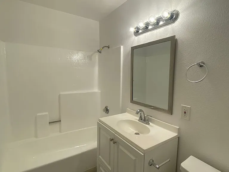 1429 E Florida St — Photo 13