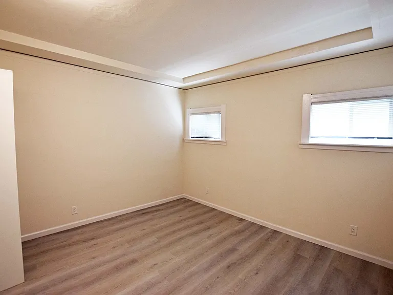 1710 Martin Luther King Jr Way — Photo 33