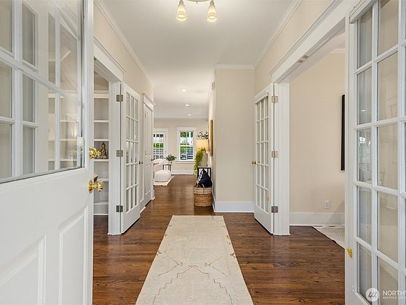 4th image of 11546 Matsu Place NE