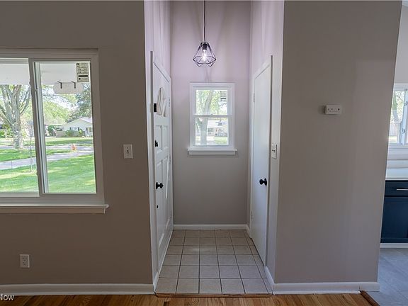 5th image of 24036 Vincent Dr