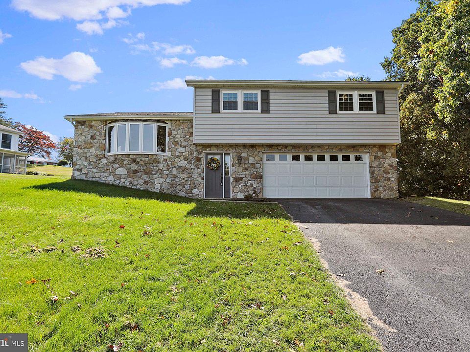 8 Buckingham Dr, Chambersburg, PA 17201 Zillow