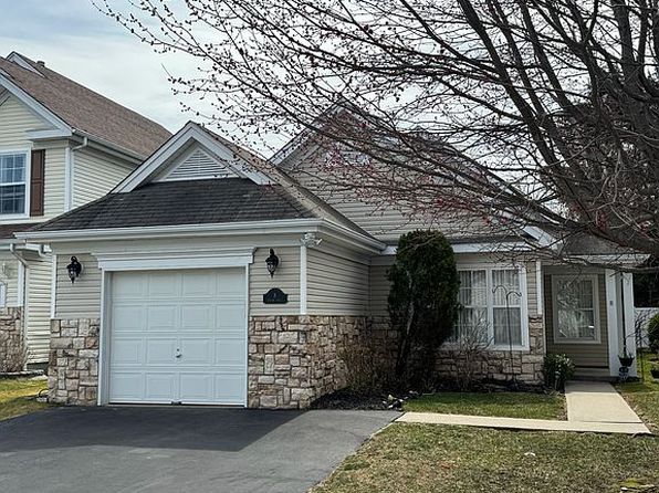 8 Ethan Cir